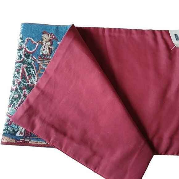 Christmas Runner For Table Manual Woodworkers & Weavers Santa & Elves Holiday - Picture 10 of 16